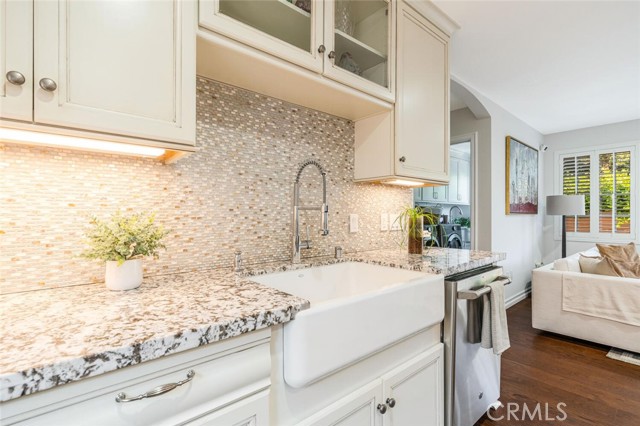 4022 Willowcrest Avenue