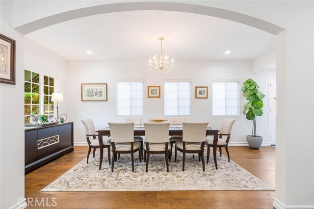 4022 Willowcrest Avenue