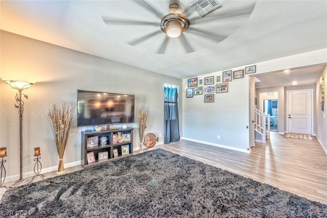 1018 Brilliant Meadow Avenue
