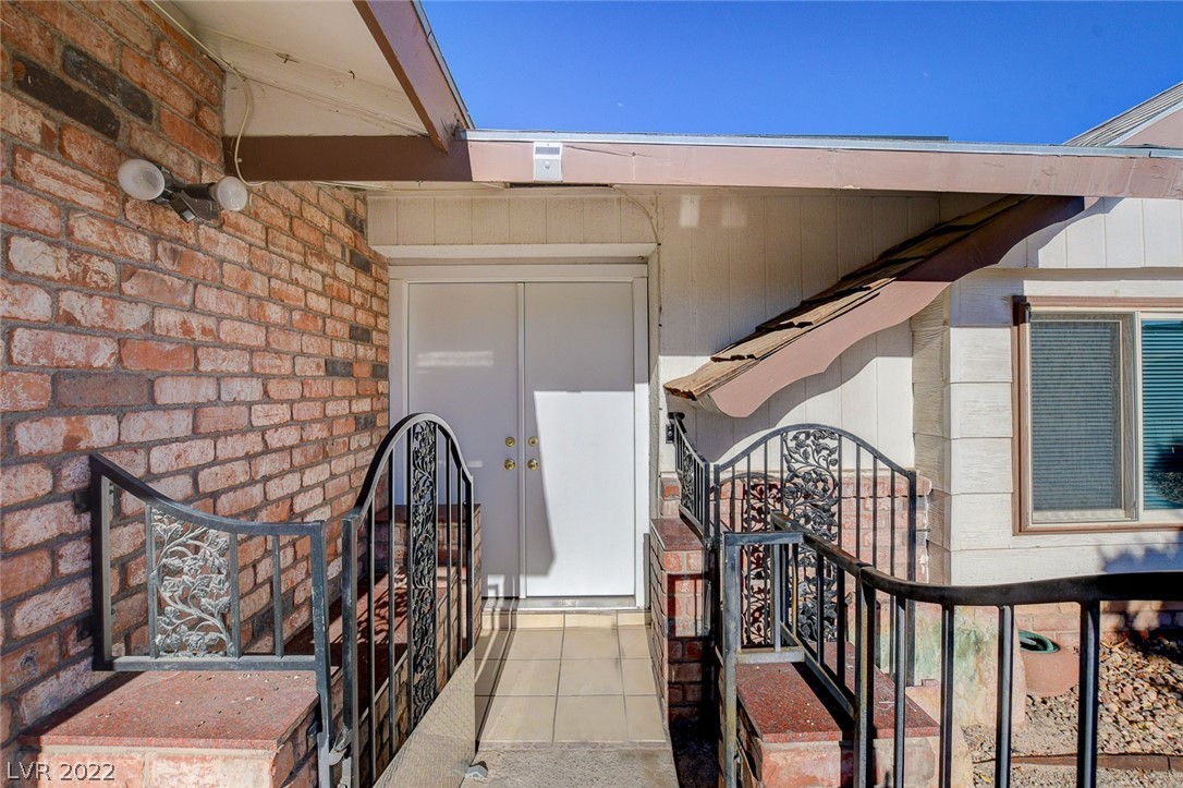 313 Estella Avenue