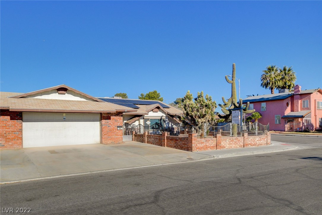 313 Estella Avenue