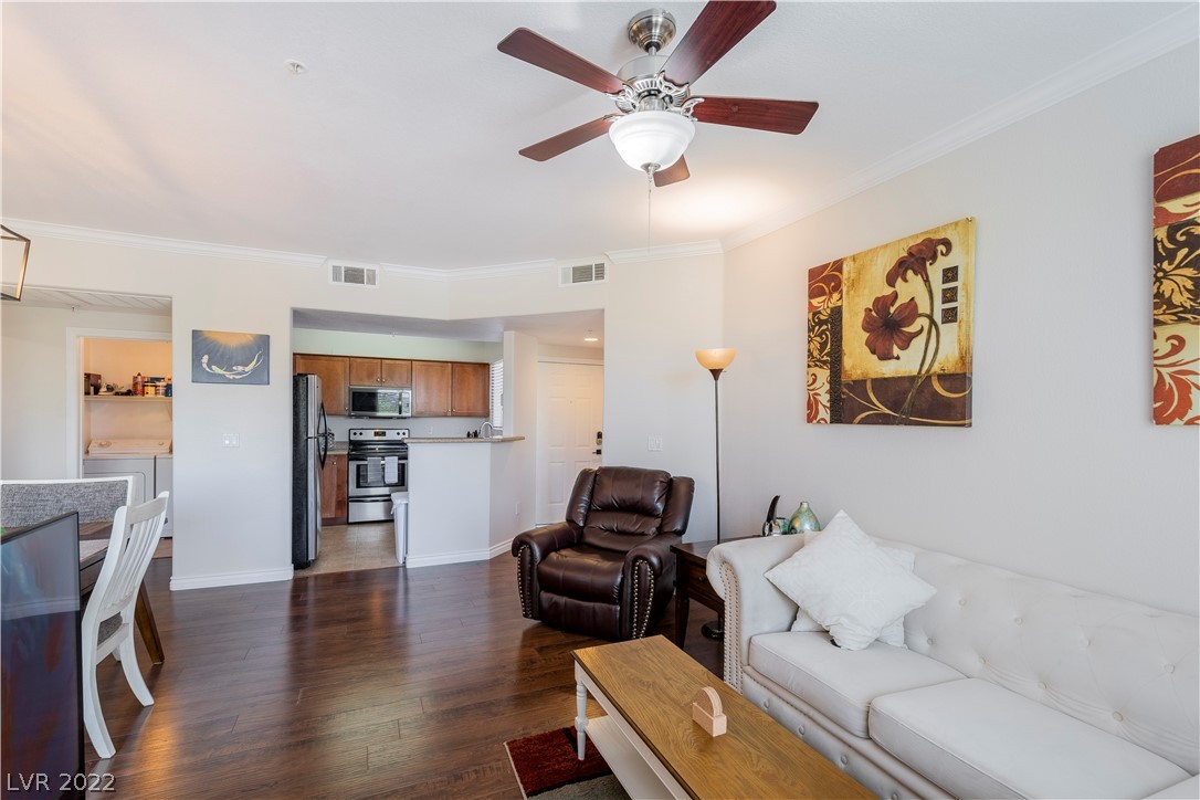 4400 S Jones Boulevard Unit: 2093