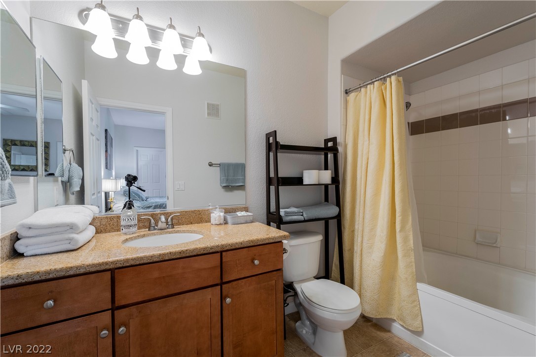 4400 S Jones Boulevard Unit: 2093