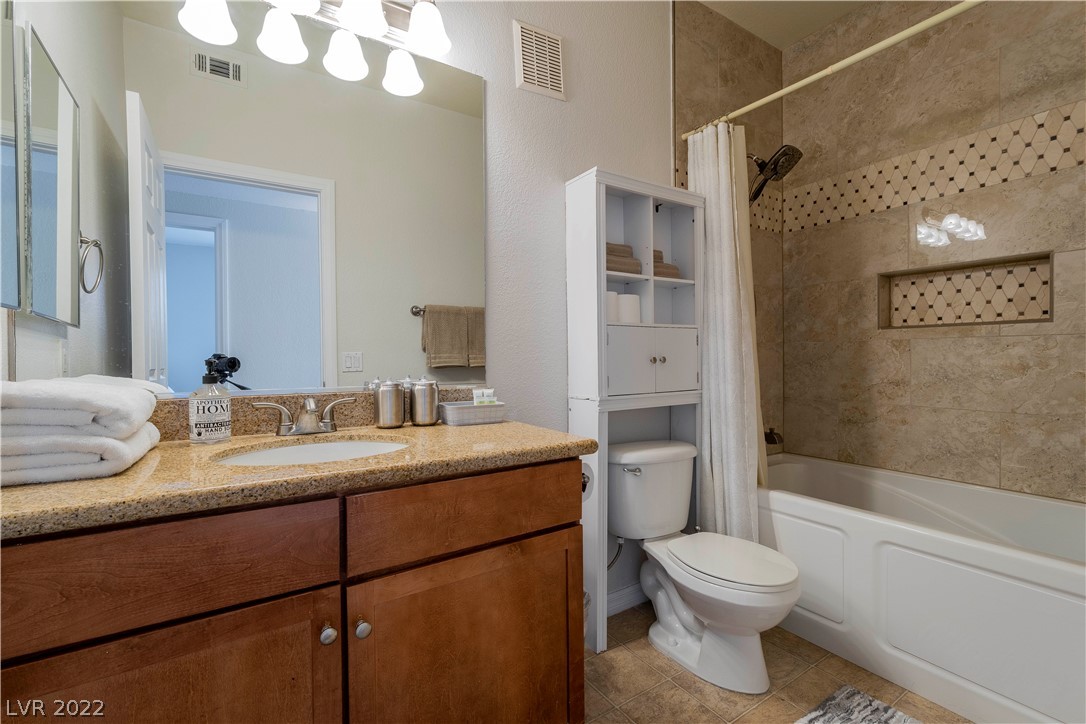 4400 S Jones Boulevard Unit: 2093