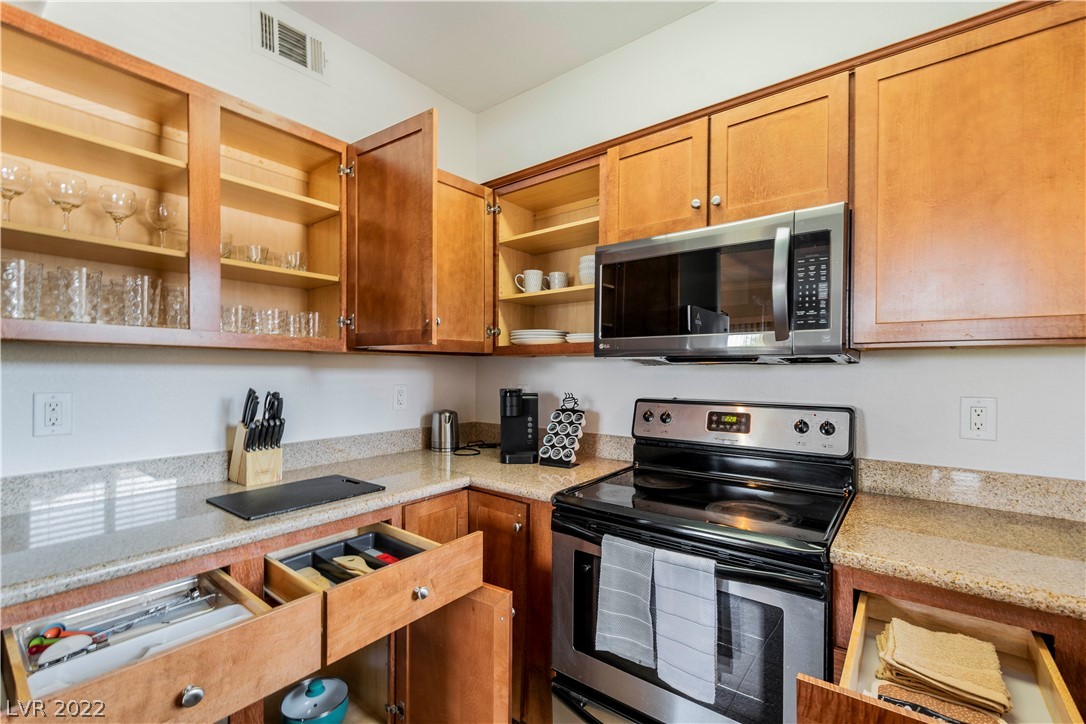 4400 S Jones Boulevard Unit: 2093