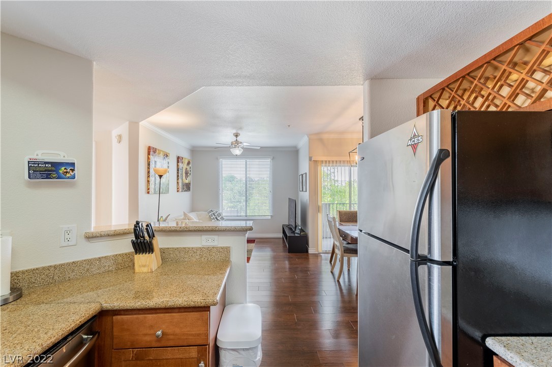 4400 S Jones Boulevard Unit: 2093