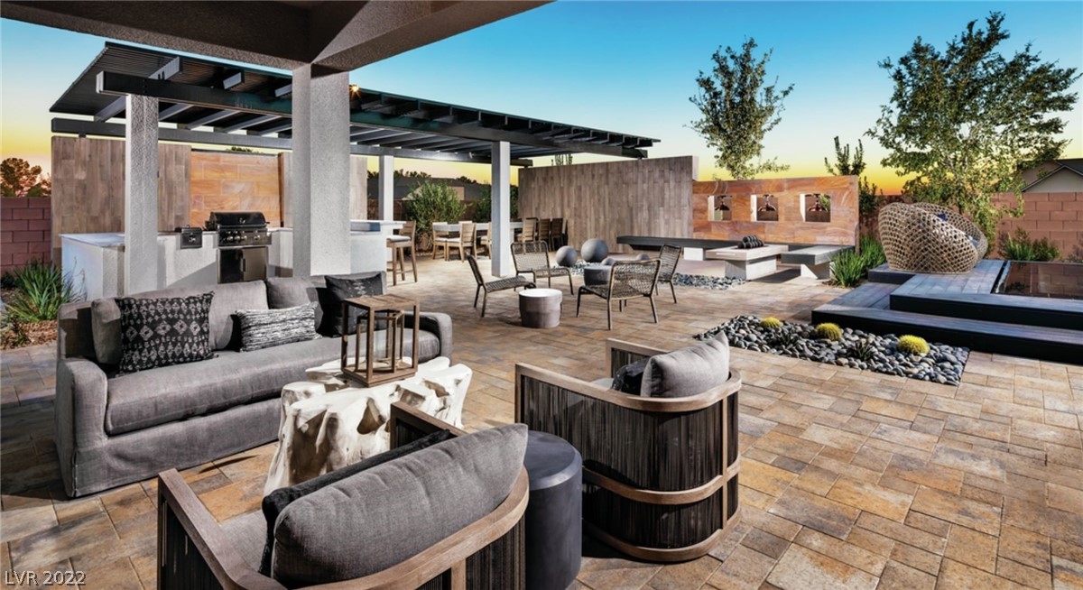 6195 Desert Flora Avenue