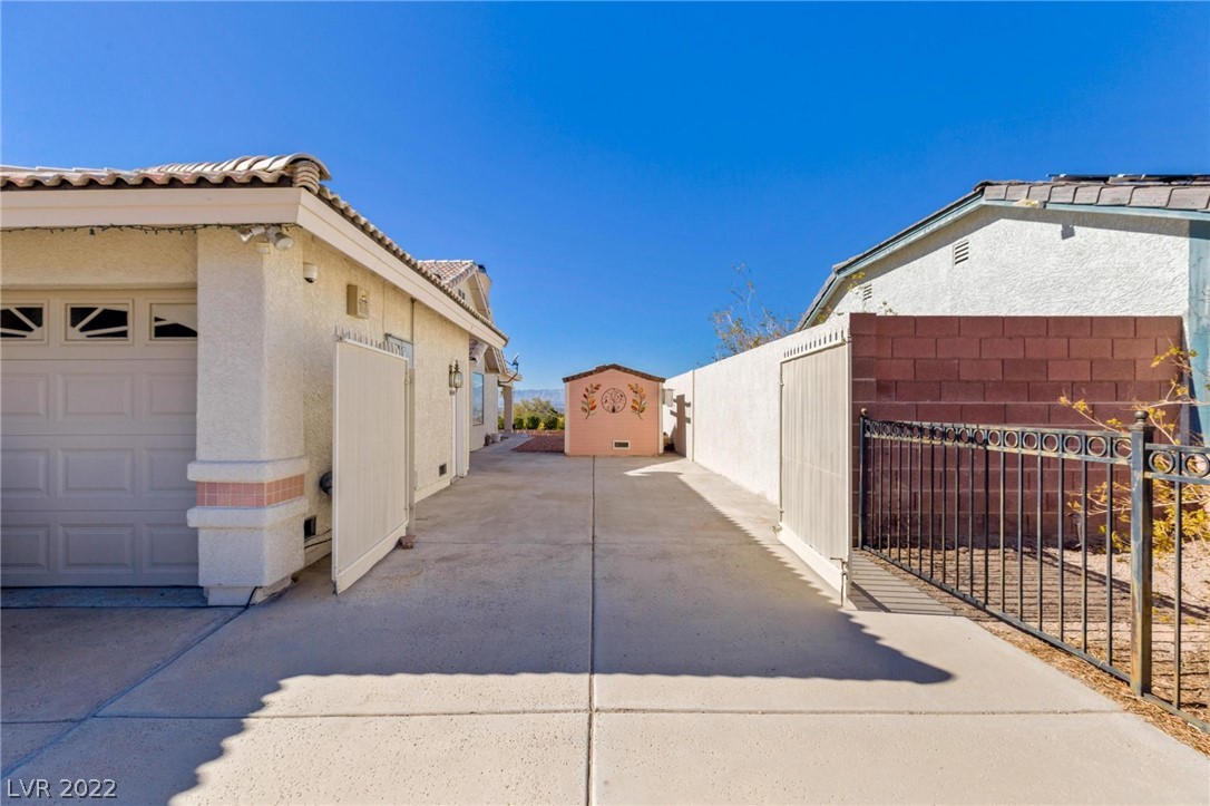 1827 Amsterdam Court