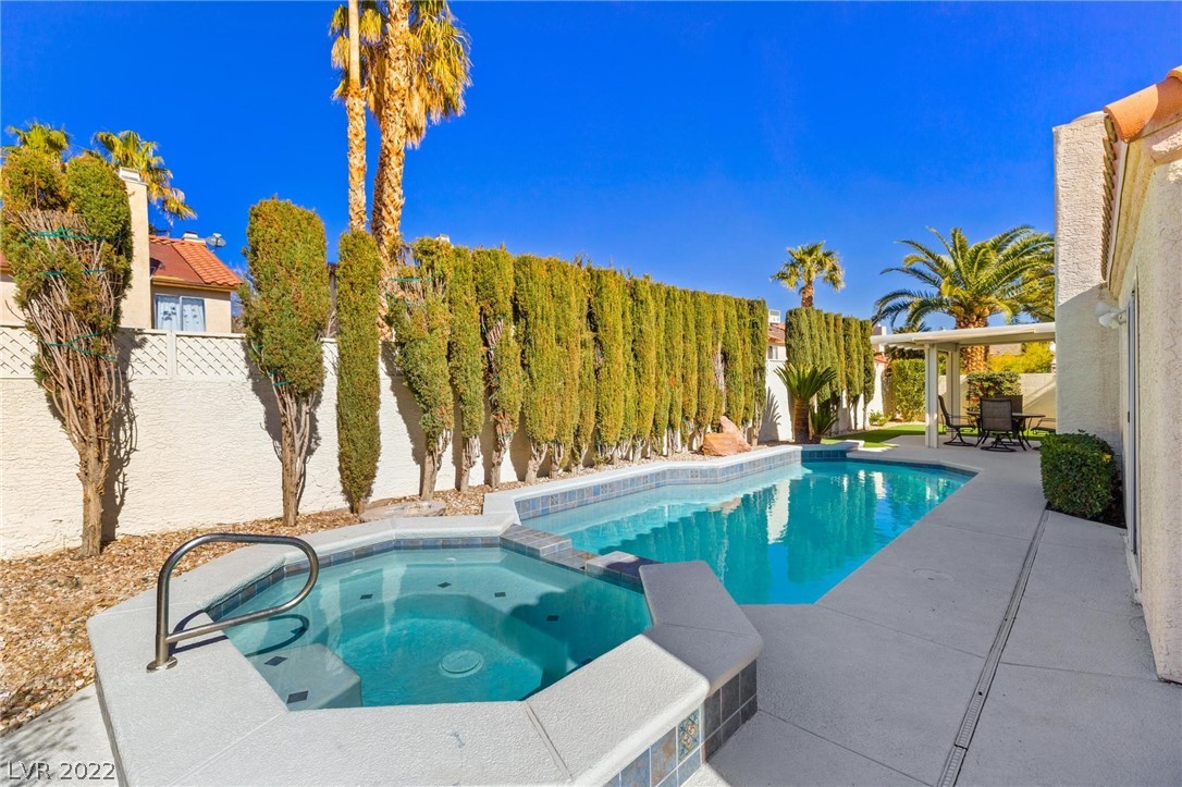 1742 Navarre Lane