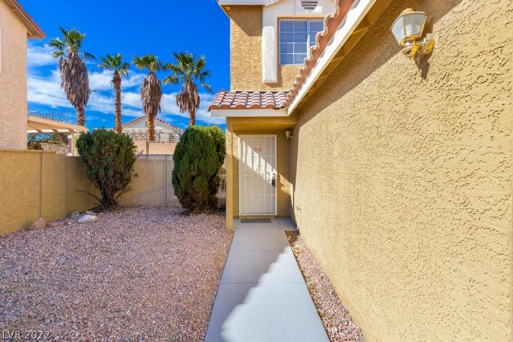 905 Scarlet Ridge Drive