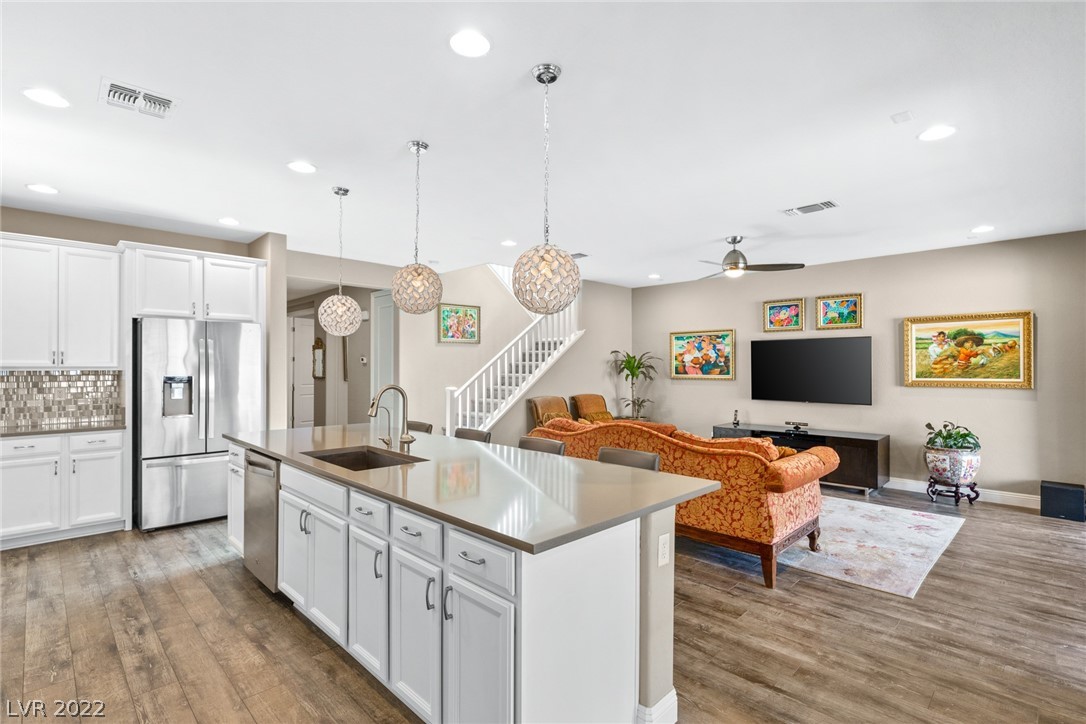 12711 Coastline Shadow Street