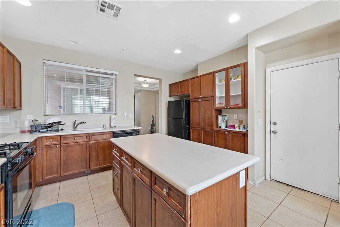 7560 Trendy Court