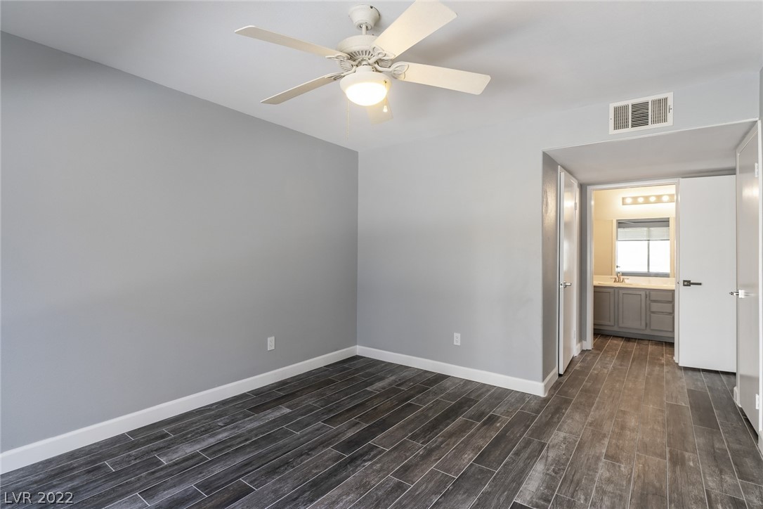 3425 E Russell Road Unit: 140