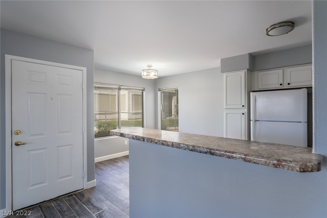 3425 E Russell Road Unit: 140