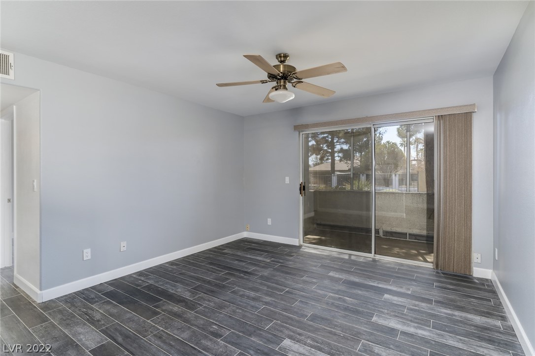 3425 E Russell Road Unit: 140