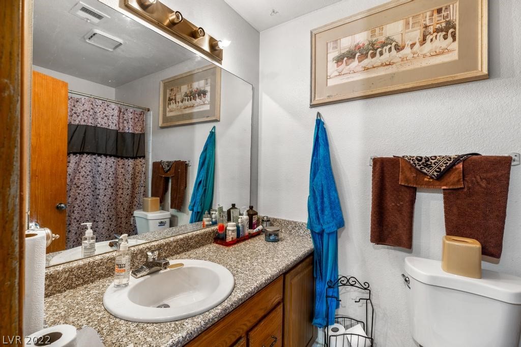 4300 N Lamont Street Unit: 214