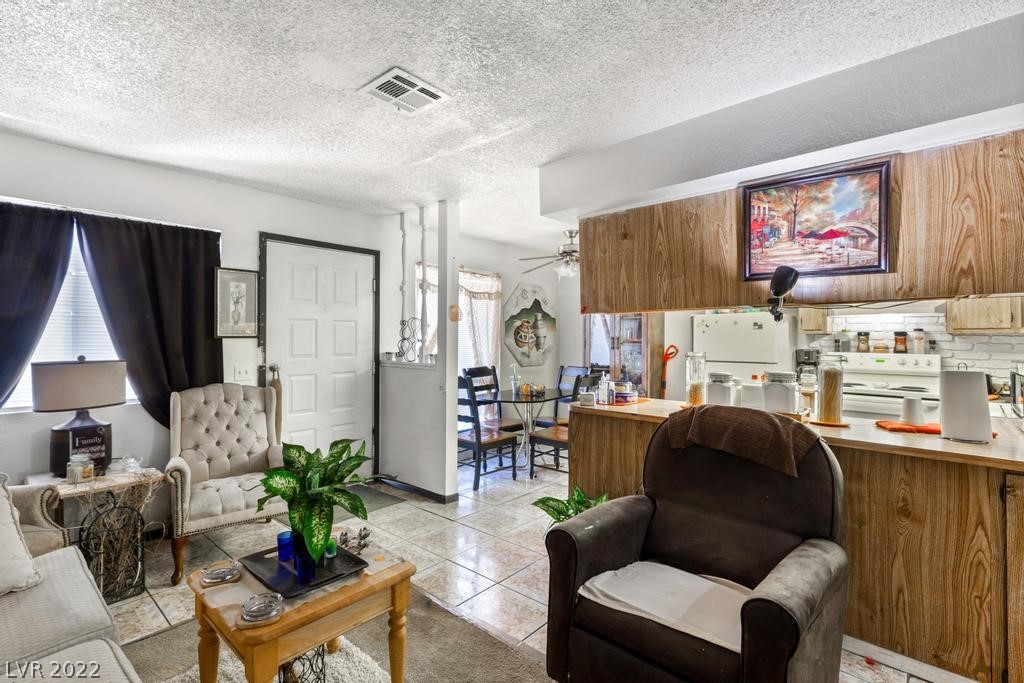 4300 N Lamont Street Unit: 214