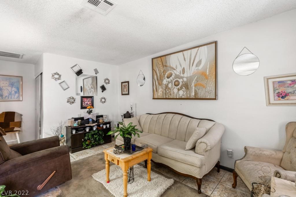 4300 N Lamont Street Unit: 214