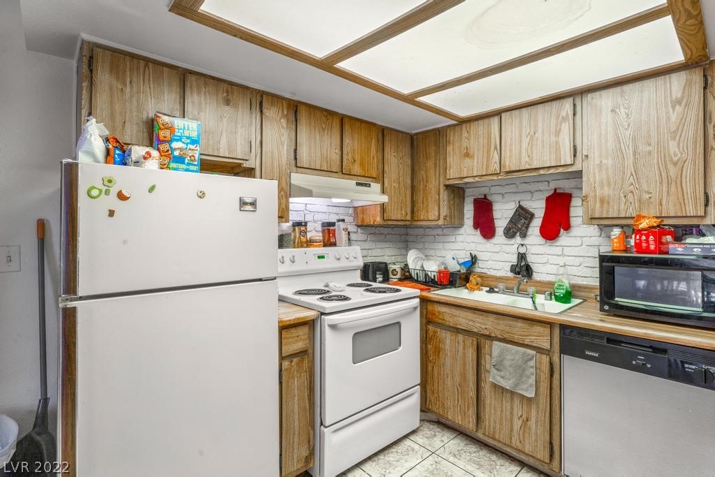 4300 N Lamont Street Unit: 214