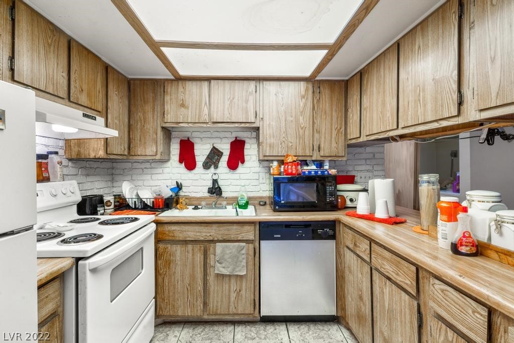 4300 N Lamont Street Unit: 214