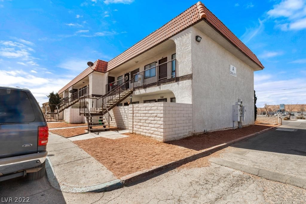 4300 N Lamont Street Unit: 214