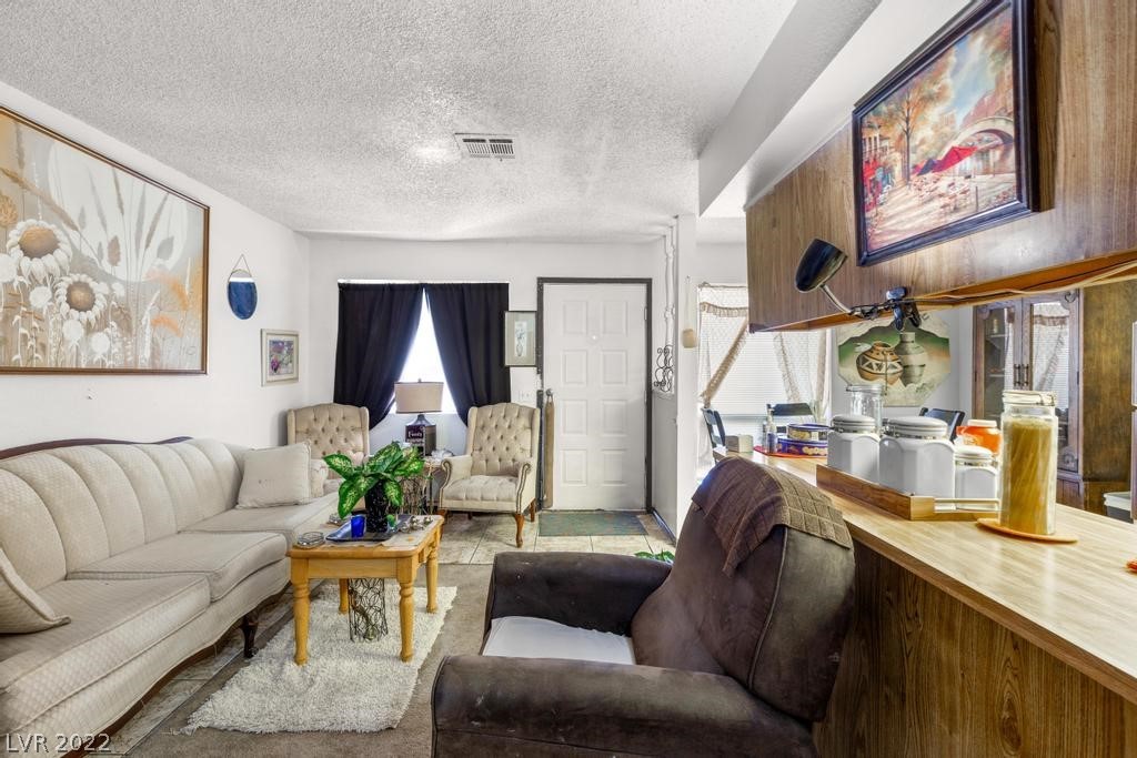 4300 N Lamont Street Unit: 214