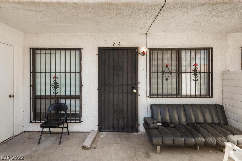 4300 N Lamont Street Unit: 214
