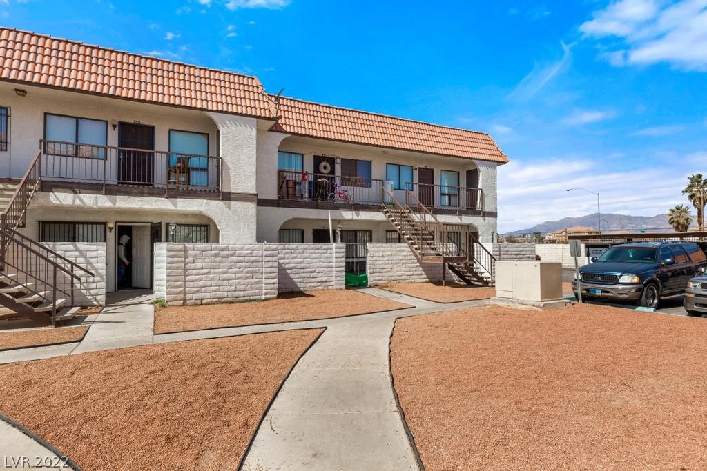 4300 N Lamont Street Unit: 214
