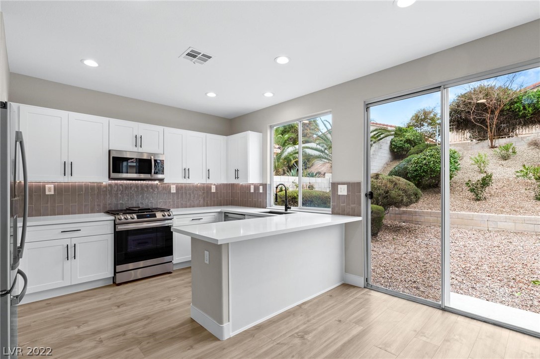 2269 Surrey Meadows Avenue