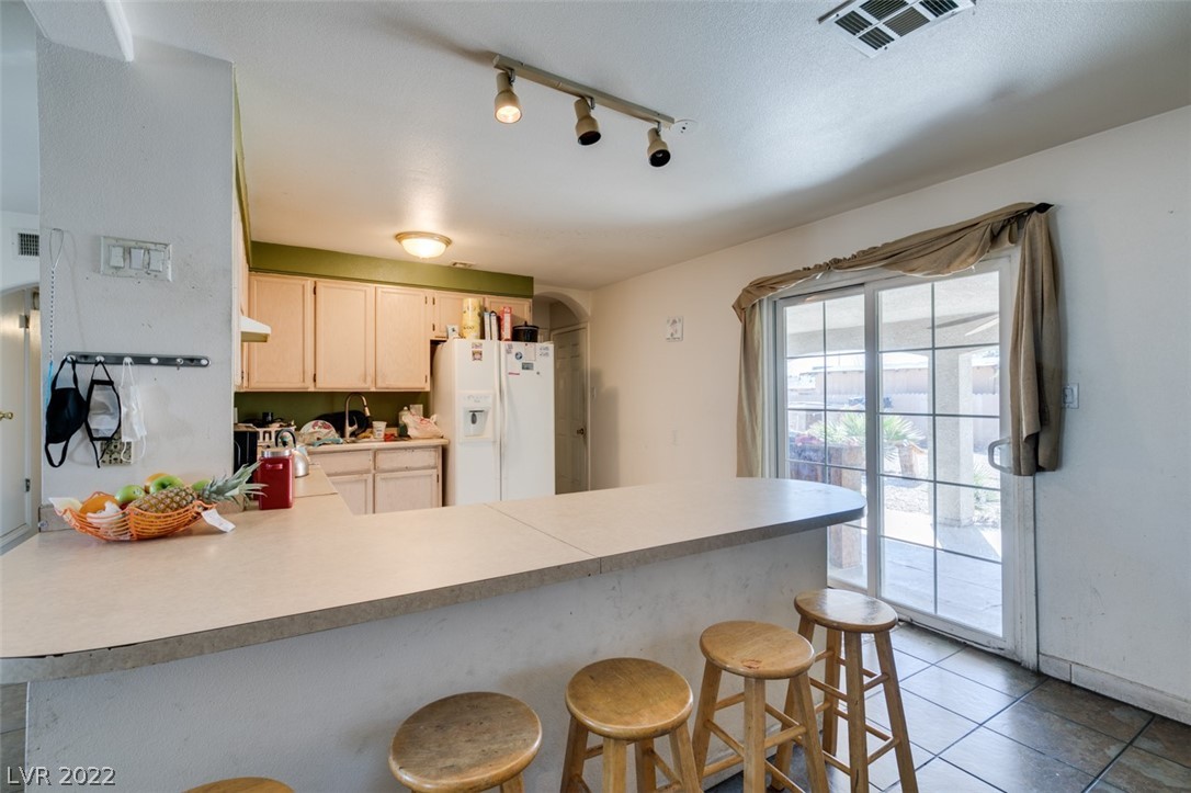 6221 Casada Way