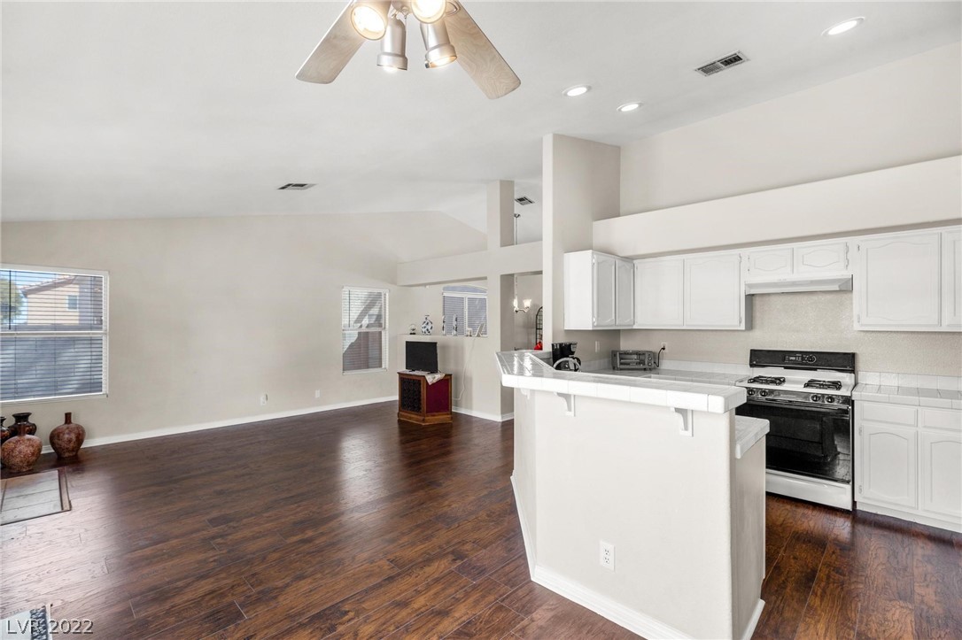 9184 Highland Springs Circle