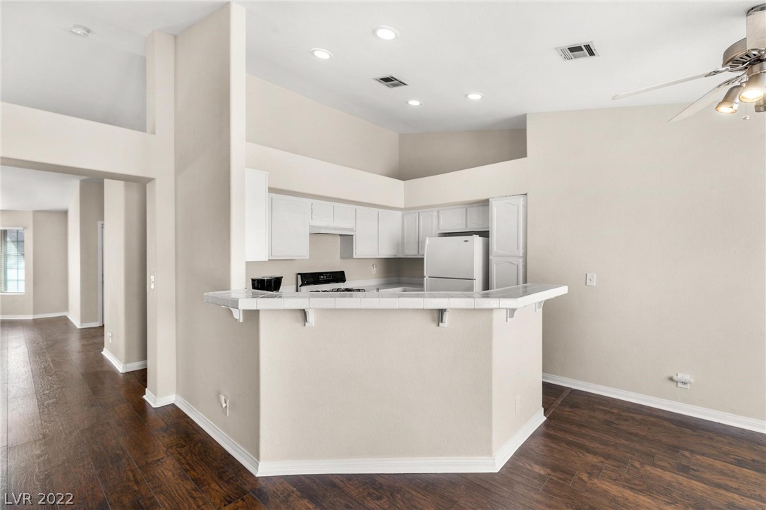 9184 Highland Springs Circle
