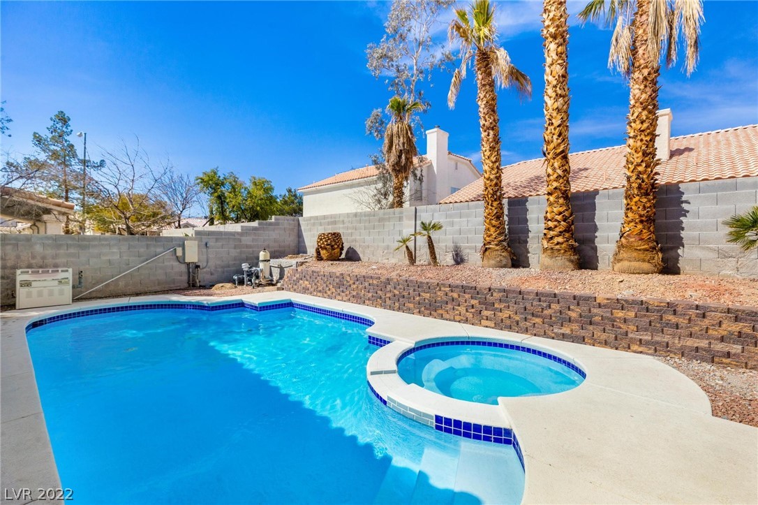 9184 Highland Springs Circle