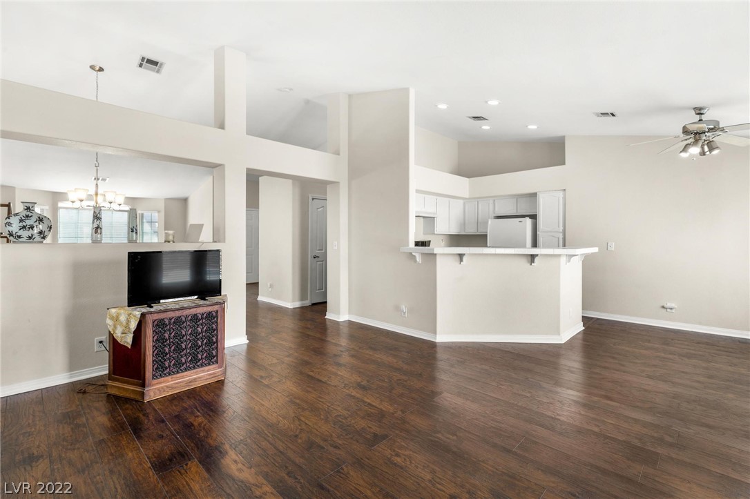 9184 Highland Springs Circle
