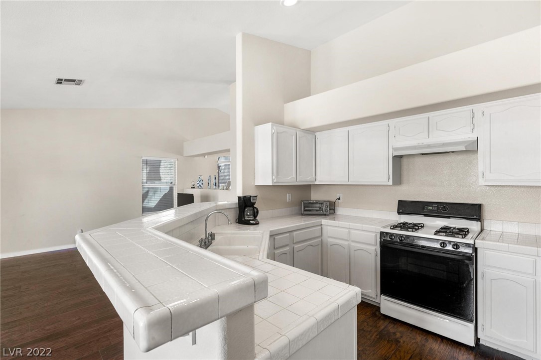 9184 Highland Springs Circle