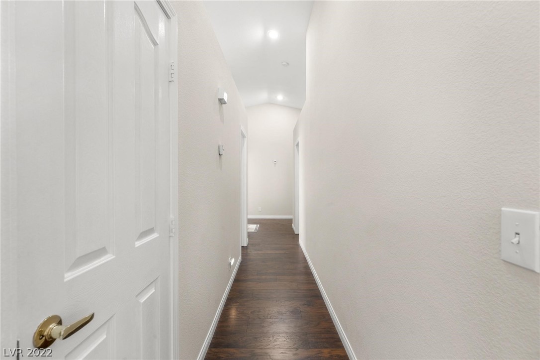 9184 Highland Springs Circle