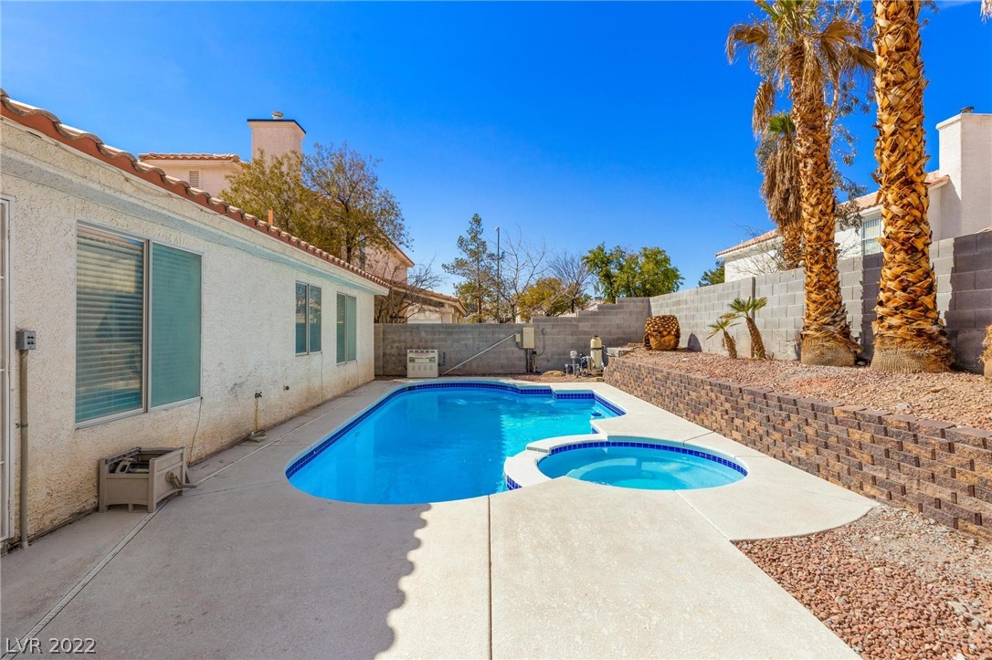 9184 Highland Springs Circle
