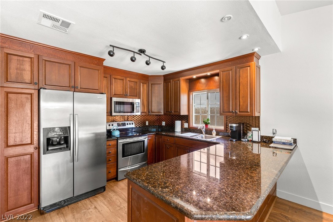 6427 Sparrow Lane