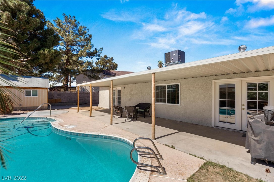 6427 Sparrow Lane