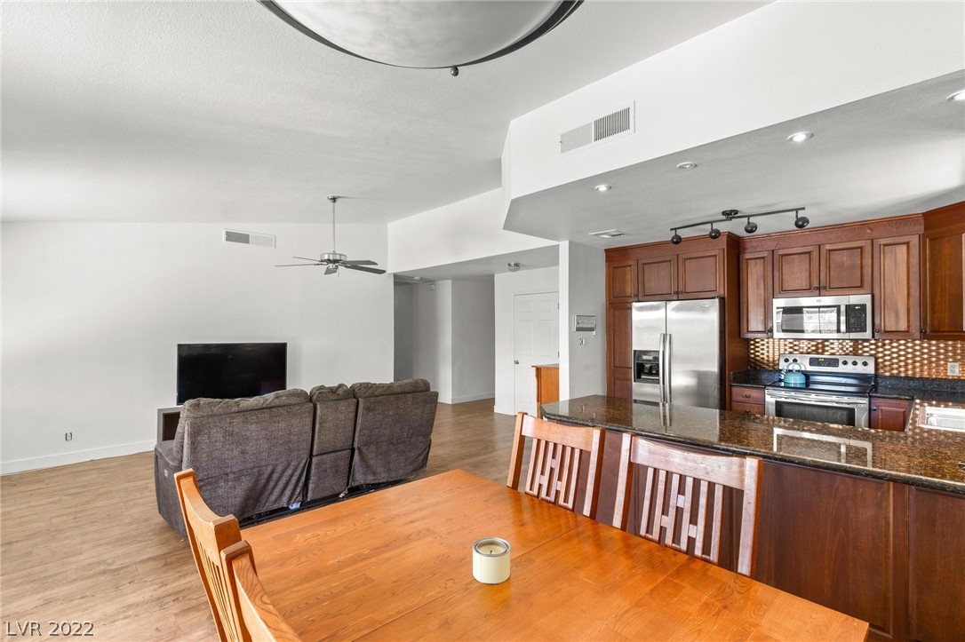 6427 Sparrow Lane