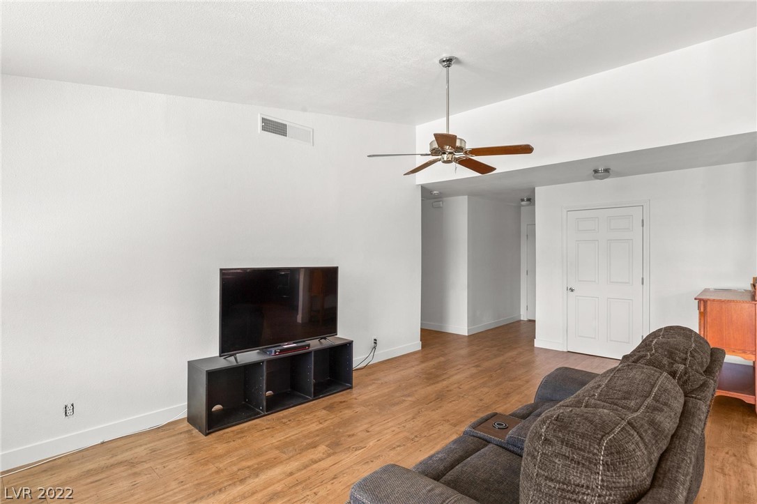6427 Sparrow Lane