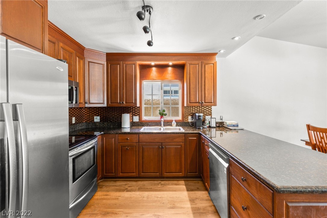 6427 Sparrow Lane