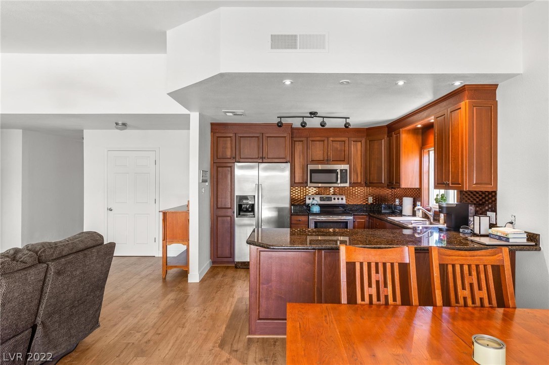 6427 Sparrow Lane
