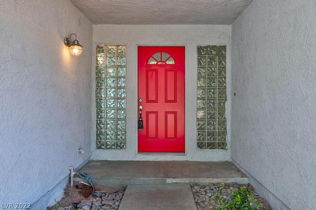 5052 Long View Drive