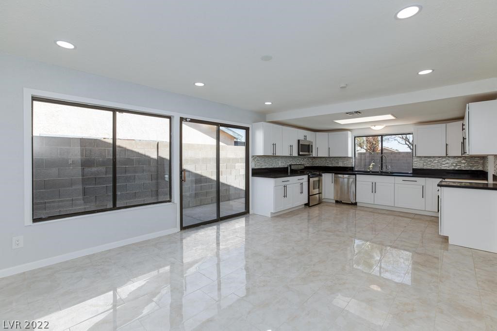 5052 Long View Drive