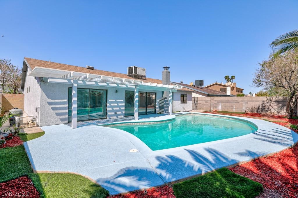 5052 Long View Drive