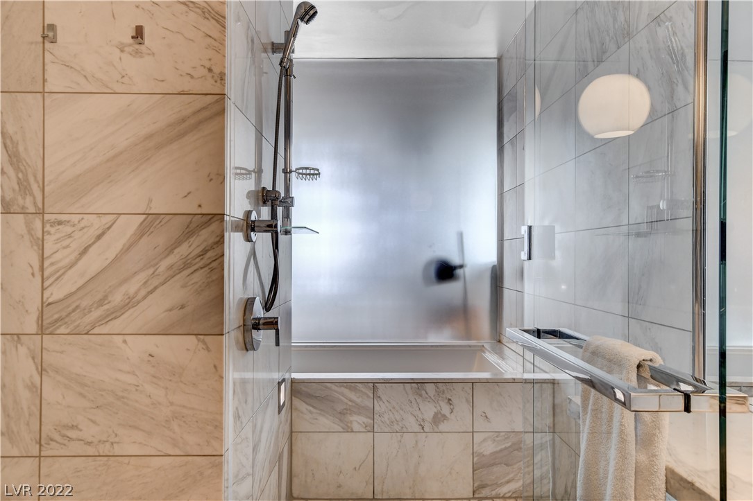 4381 W Flamingo Road Unit: 1005