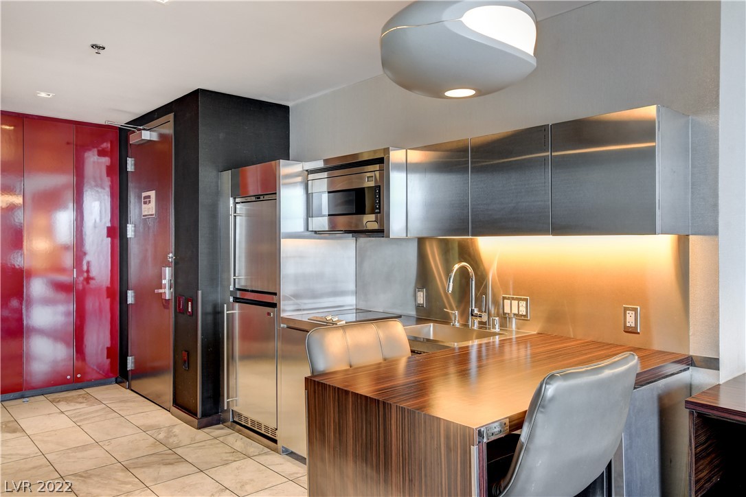 4381 W Flamingo Road Unit: 1005