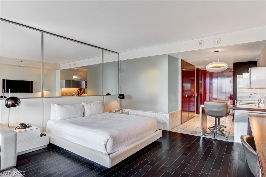 4381 W Flamingo Road Unit: 1005