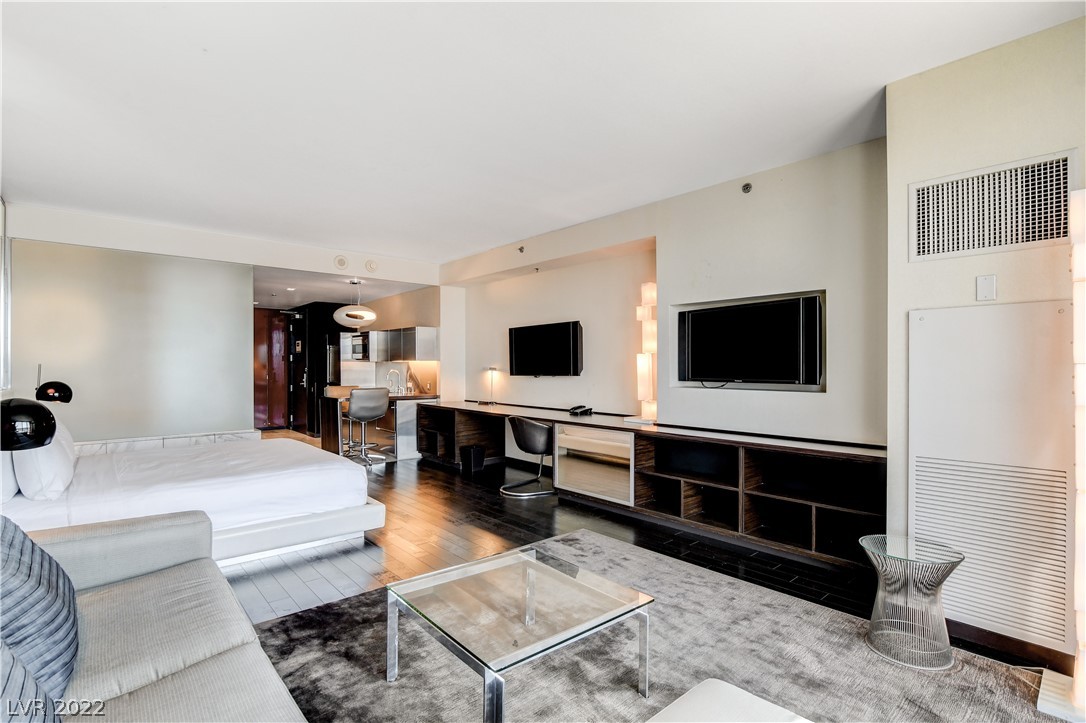 4381 W Flamingo Road Unit: 1005